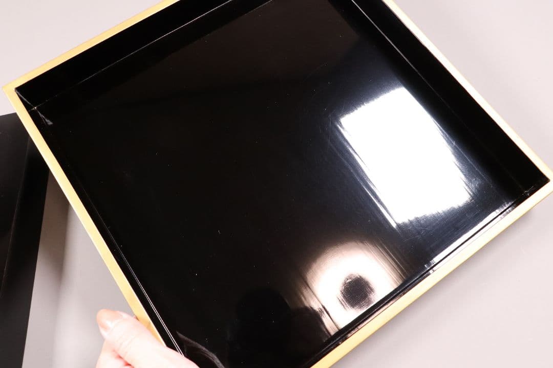 漆芸 木製漆器 丸に草花図 金蒔絵 二段重 重台 黒塗 朱塗 重箱【MA171】