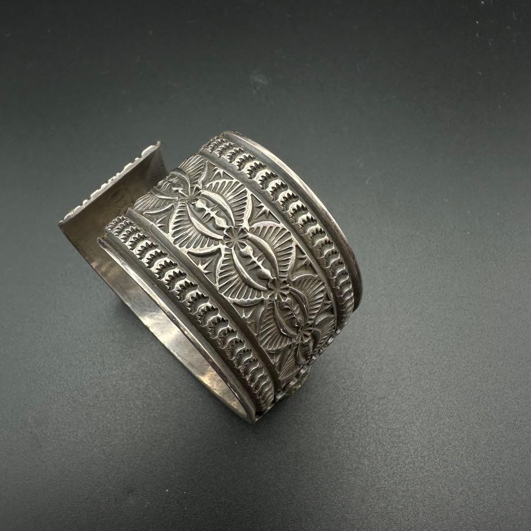 NAVAJO サンシャインリーブス スタンプワーク　ターコイズ　バングル
