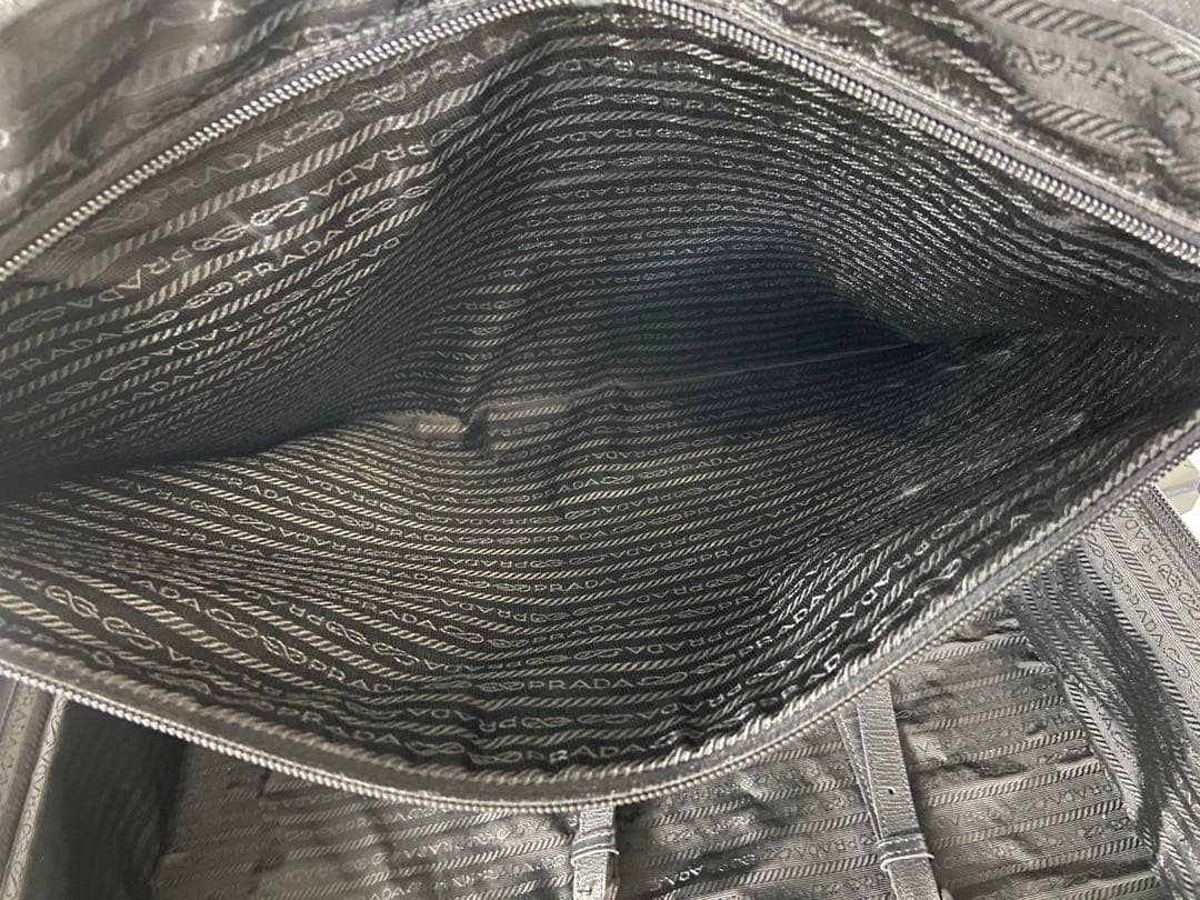 PRADA スーツケース　ナイロン　三角ロゴプレート　キャリーケース　黒　レザー