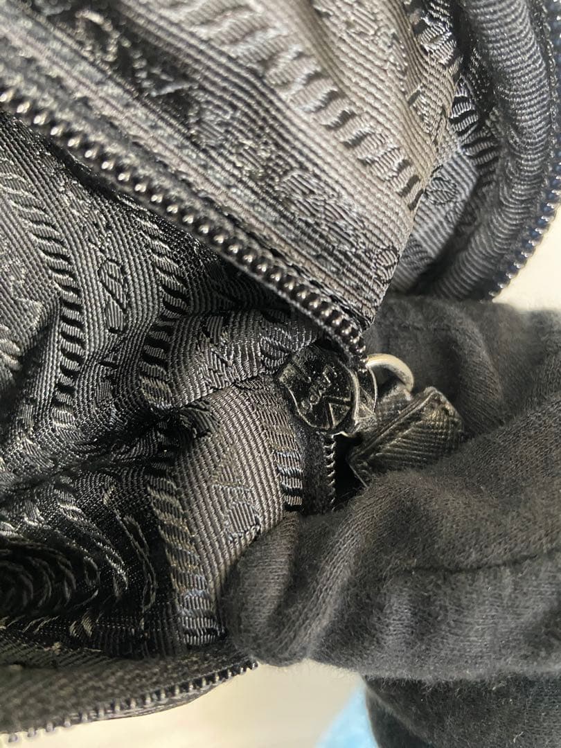 PRADA スーツケース　ナイロン　三角ロゴプレート　キャリーケース　黒　レザー