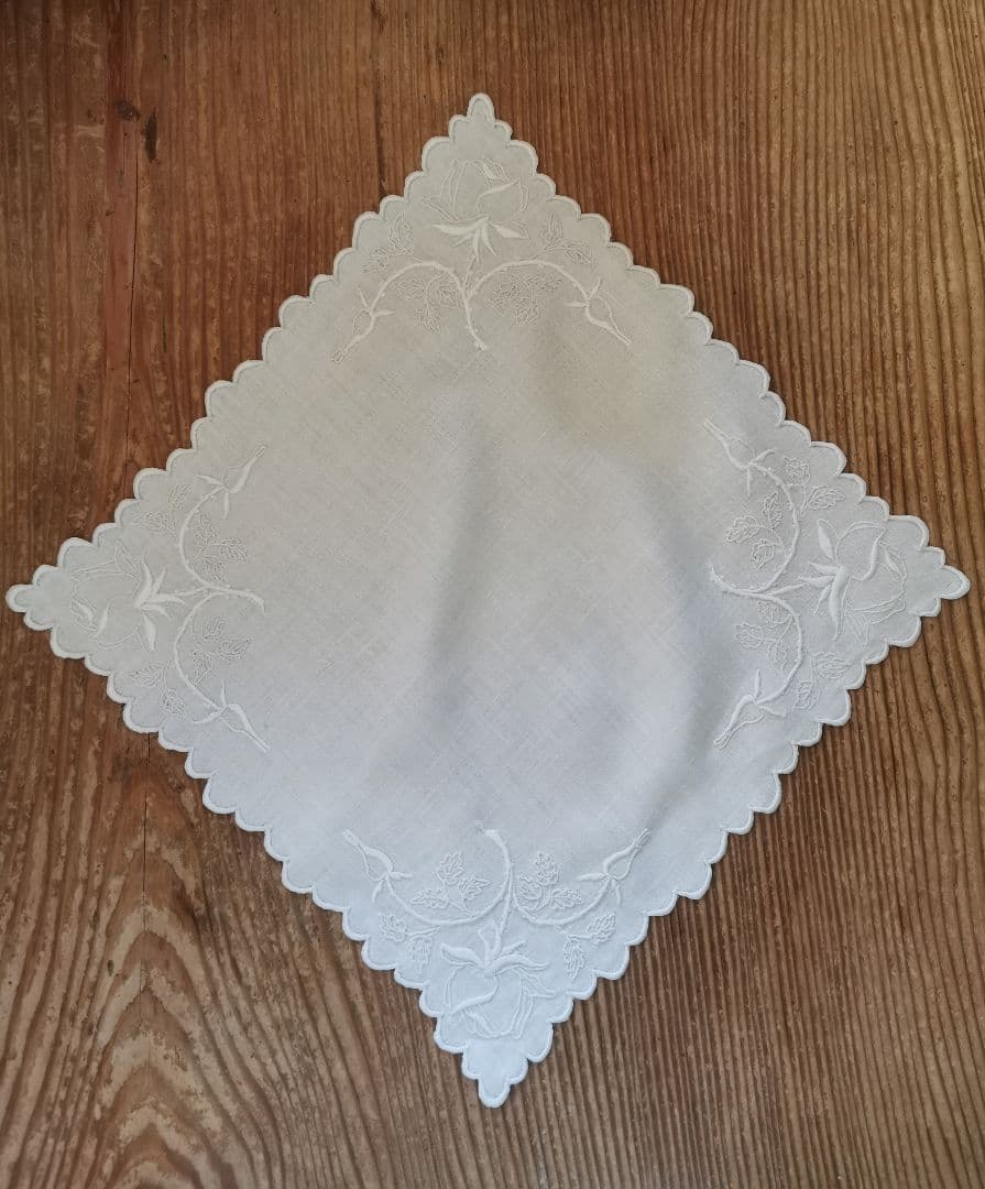 アンティーク フランス オールドローズ ホワイト刺繍 スカラップリネンクロス