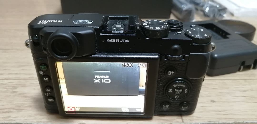Fujifilm X10 コンパクトデジタルカメラ