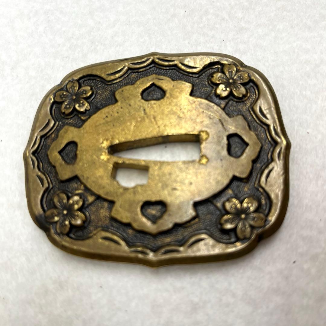 【T】希少✨軍刀鍔　花模様の金属製鍔