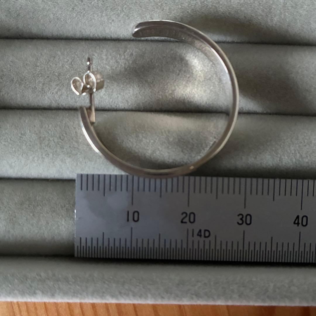 GUCCIグッチ　ロゴデザイン　シルバー　フープピアス