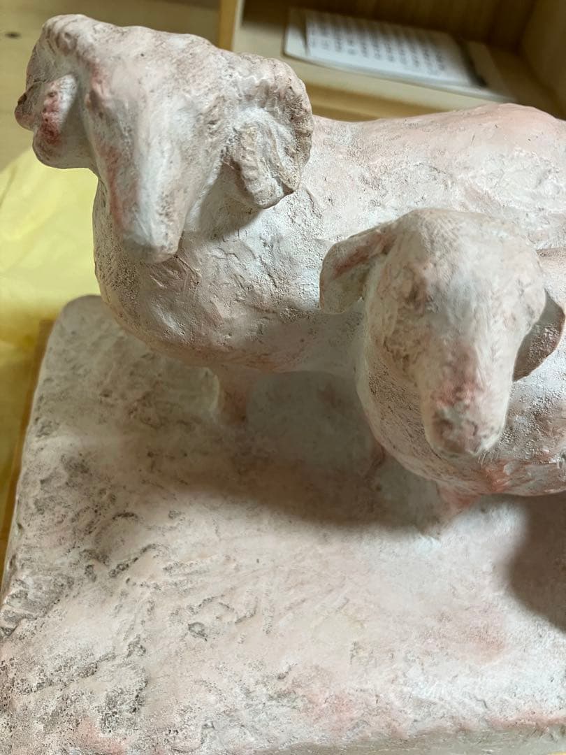 MINEO KANBE 羊の彫刻