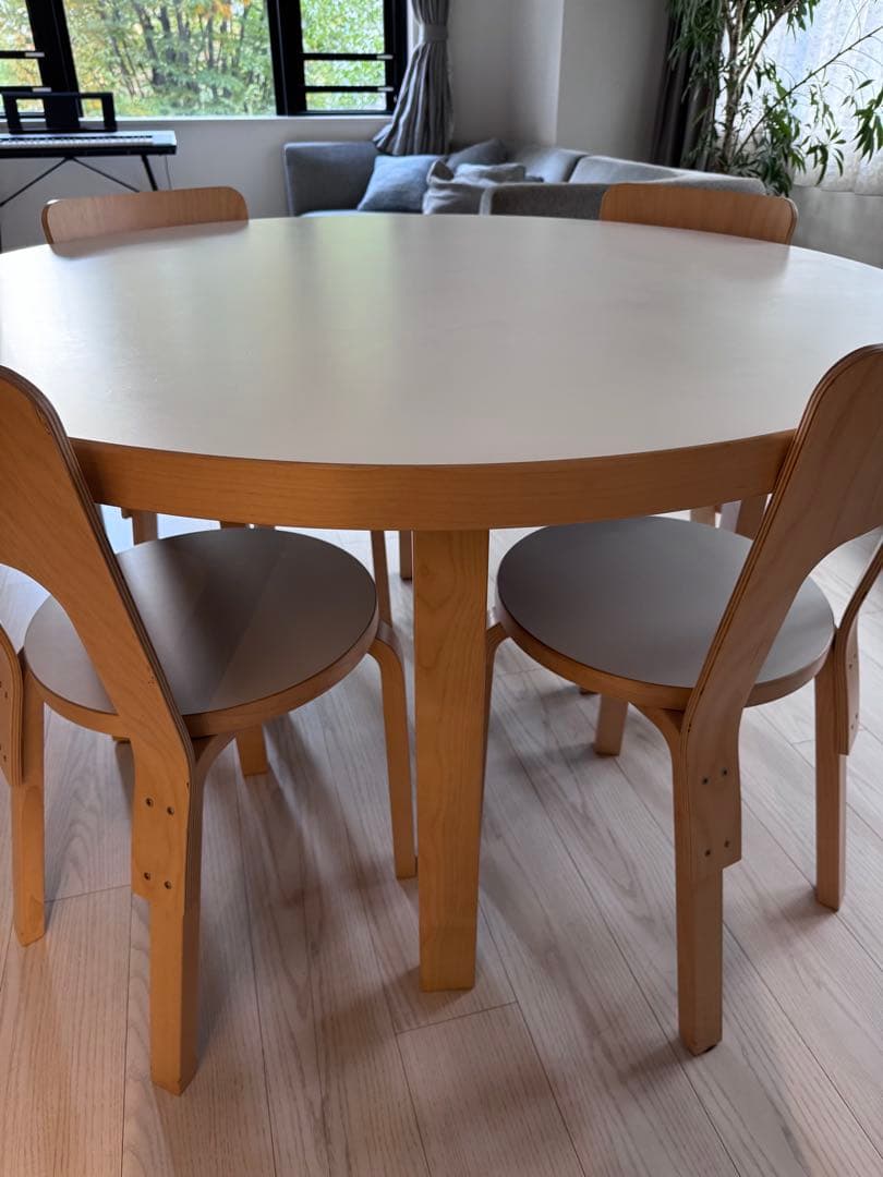 （値下）artek テーブル 91 (d. 125) ホワイトトラミネート