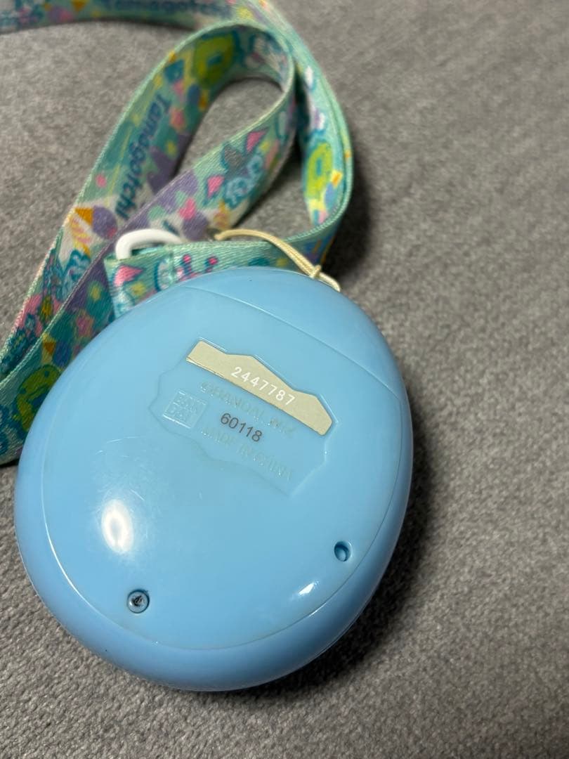 たまごっち　みーつ　メルヘン　ストラップ付き　　ver.blue 水色