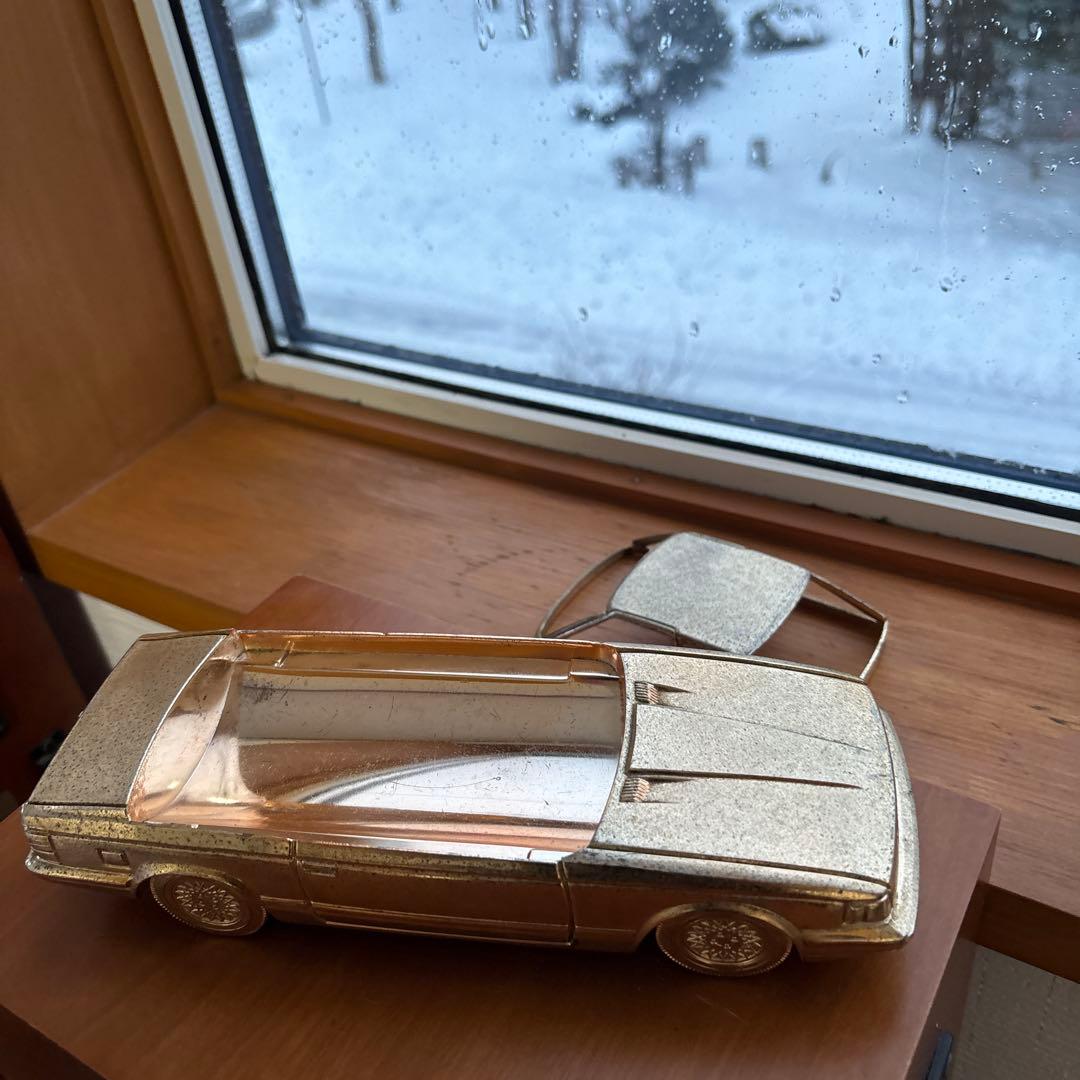 MZ12 ソアラゴールドミニカー クラシックカー風