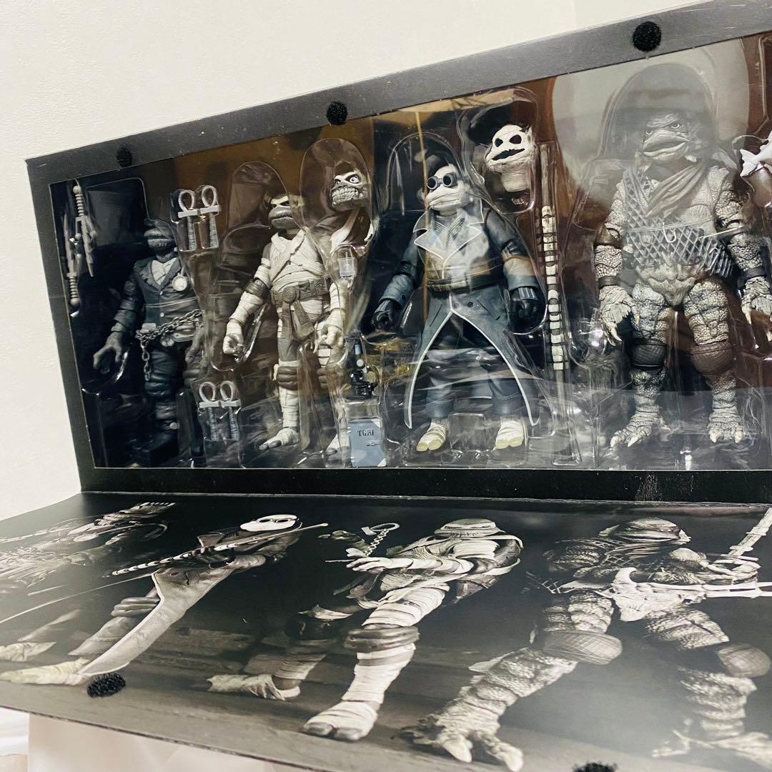 激レア　ユニバーサルモンスターズ×タートルズ　NECA