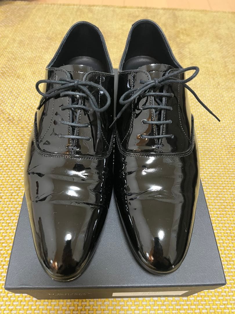 URBAINE 黒 エナメル ドレスシューズ / 26.5cm