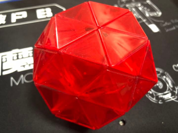 DaYan Gem 1 透明な赤　ルービックキューブ