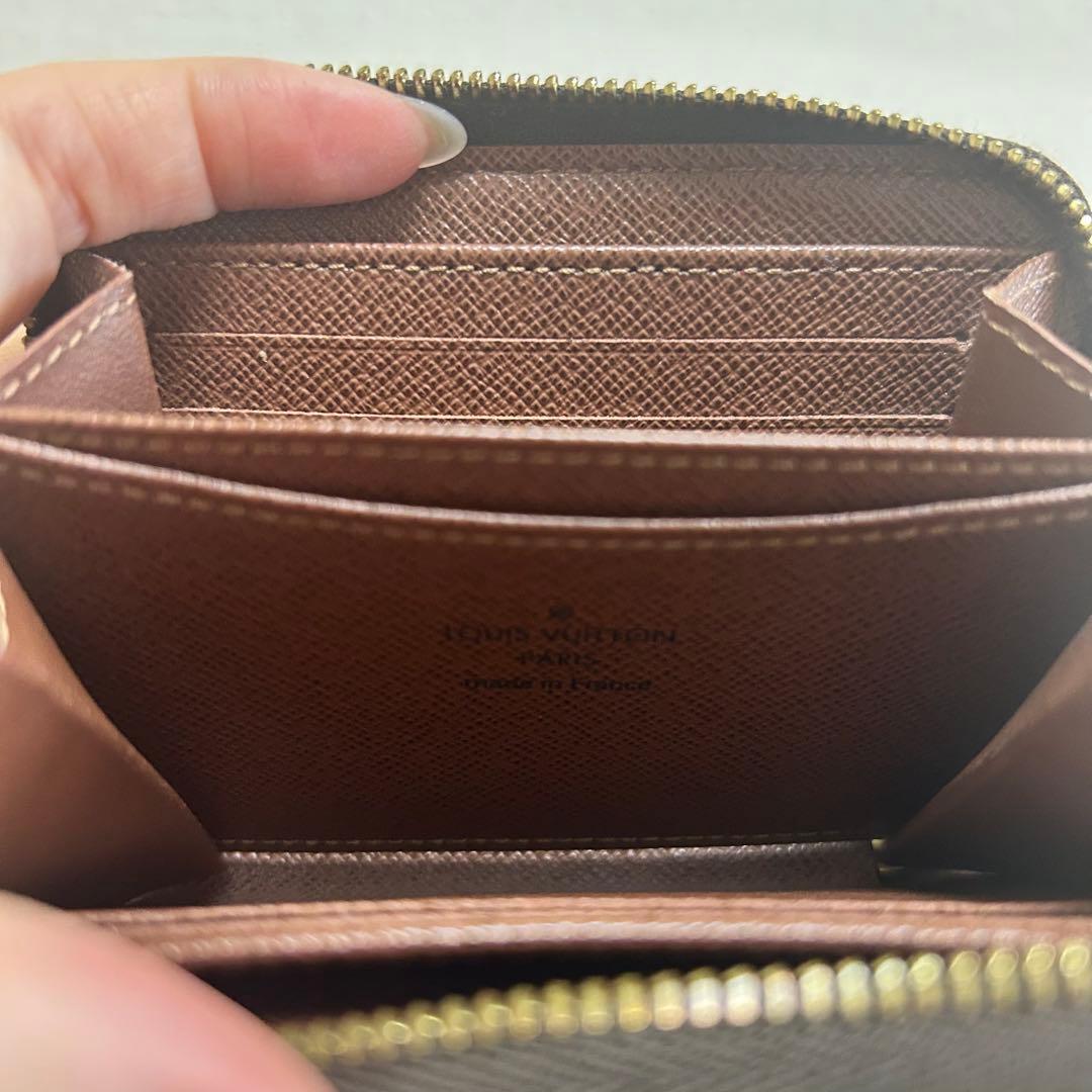 LOUIS VUITTON ジッピーパース