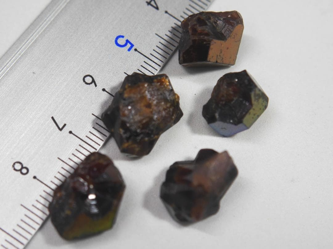 J＊　レインボーガーネット　原石