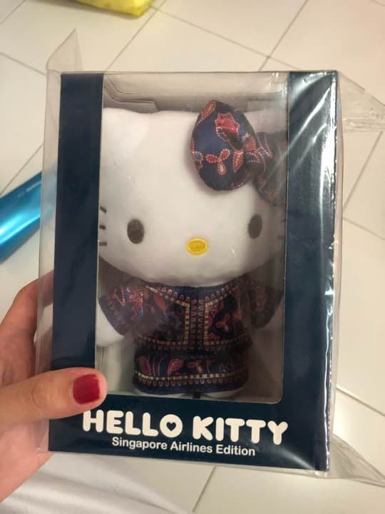 Hello Kitty シンガポール航空サロンケバヤ版