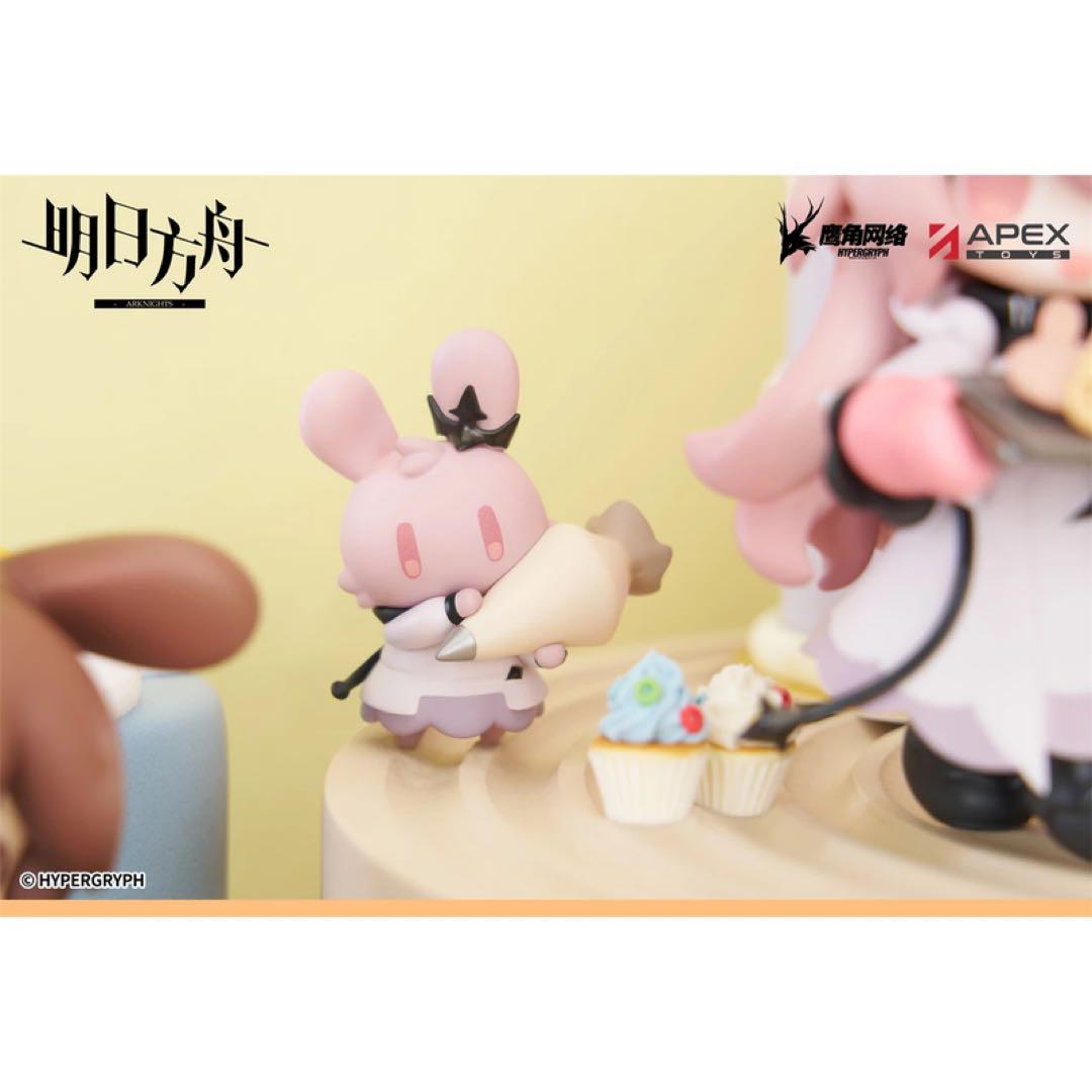 未開封　新品　アークナイツ　フィギュア　　アーミヤ　＆　テレジア