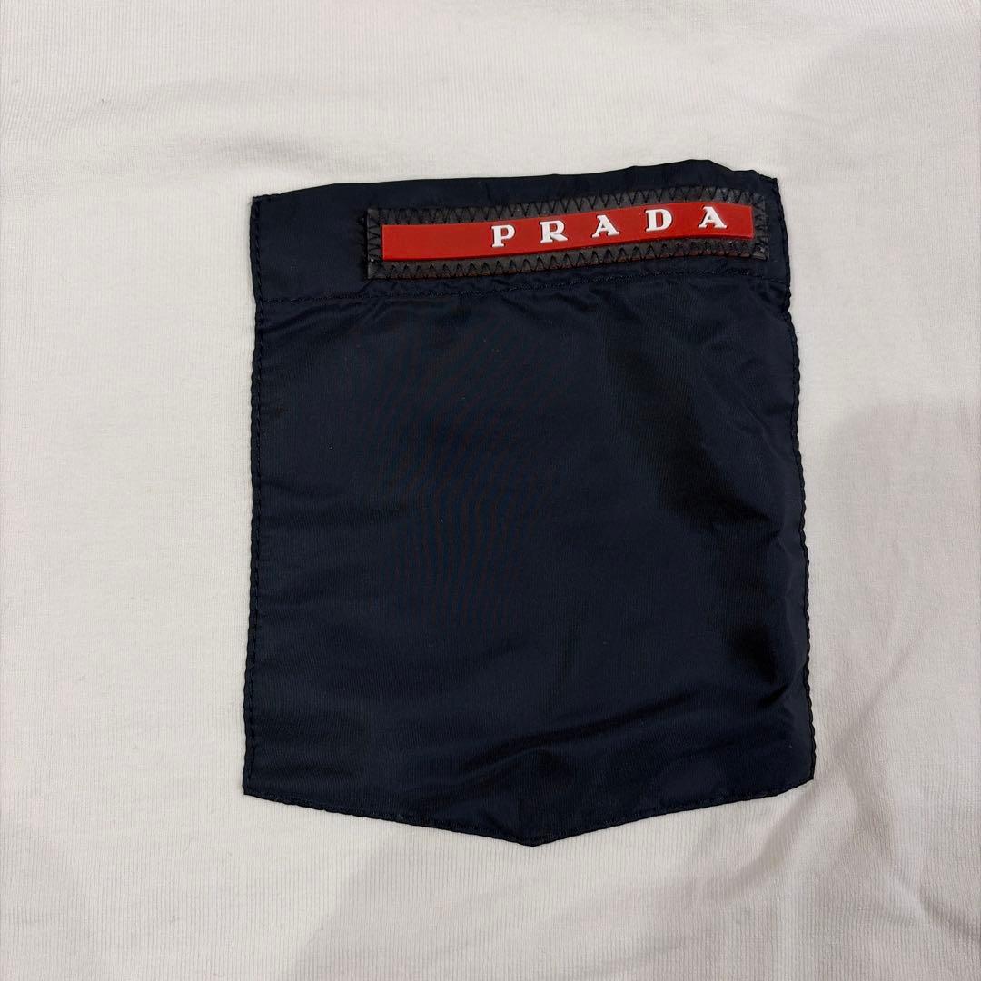 PRADA ホワイト Tシャツ ポケット付き