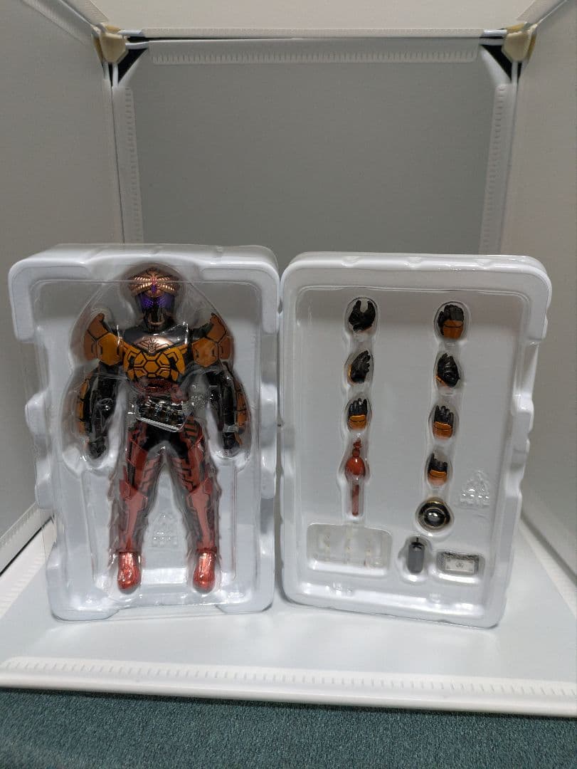 S.H.Figuarts（真骨彫製法）仮面ライダーオーズ　ブラカワニコンボ