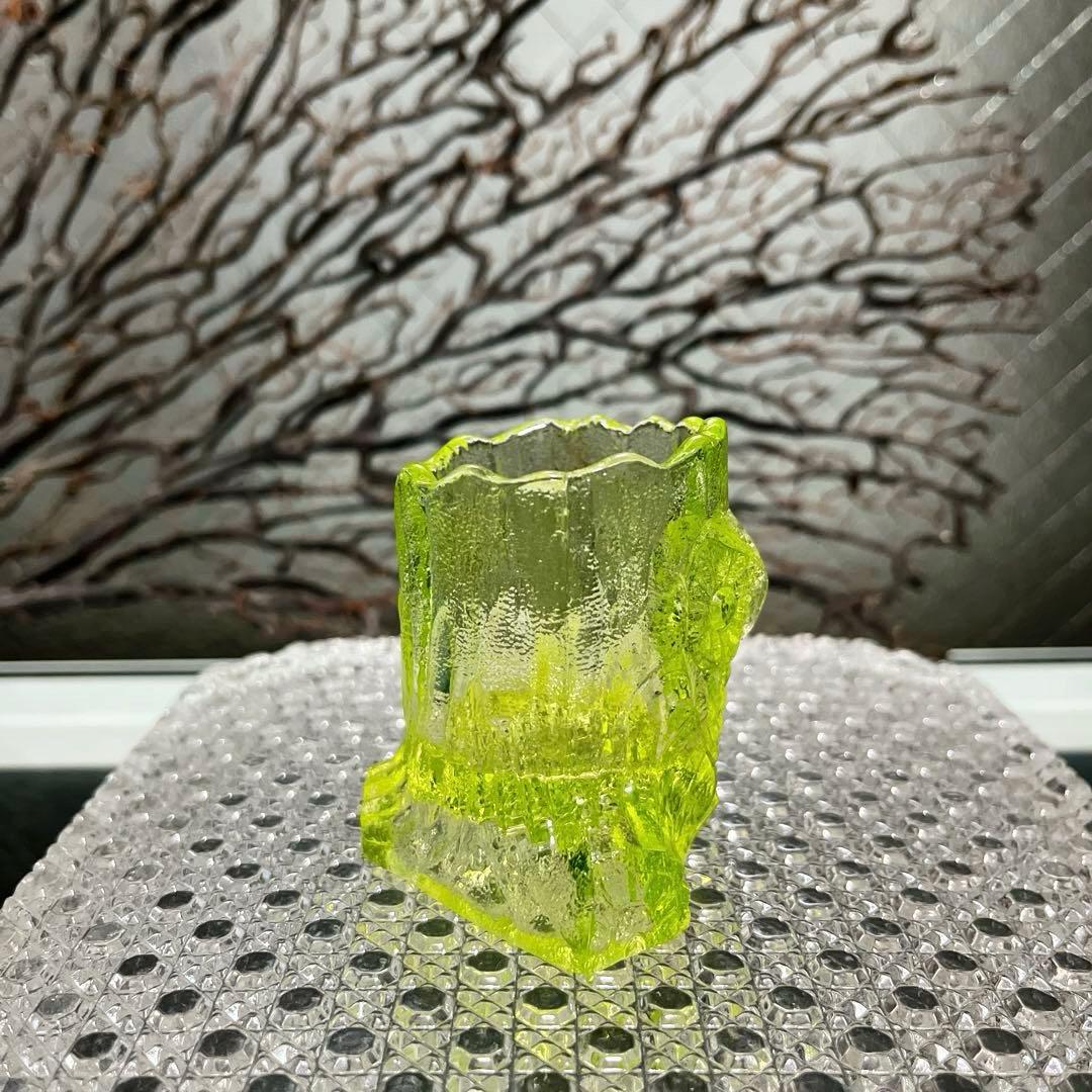 骨董　カナリアイエロー　プレス　梟　フクロウ　文鎮　花瓶　ピック入れ　ウラン