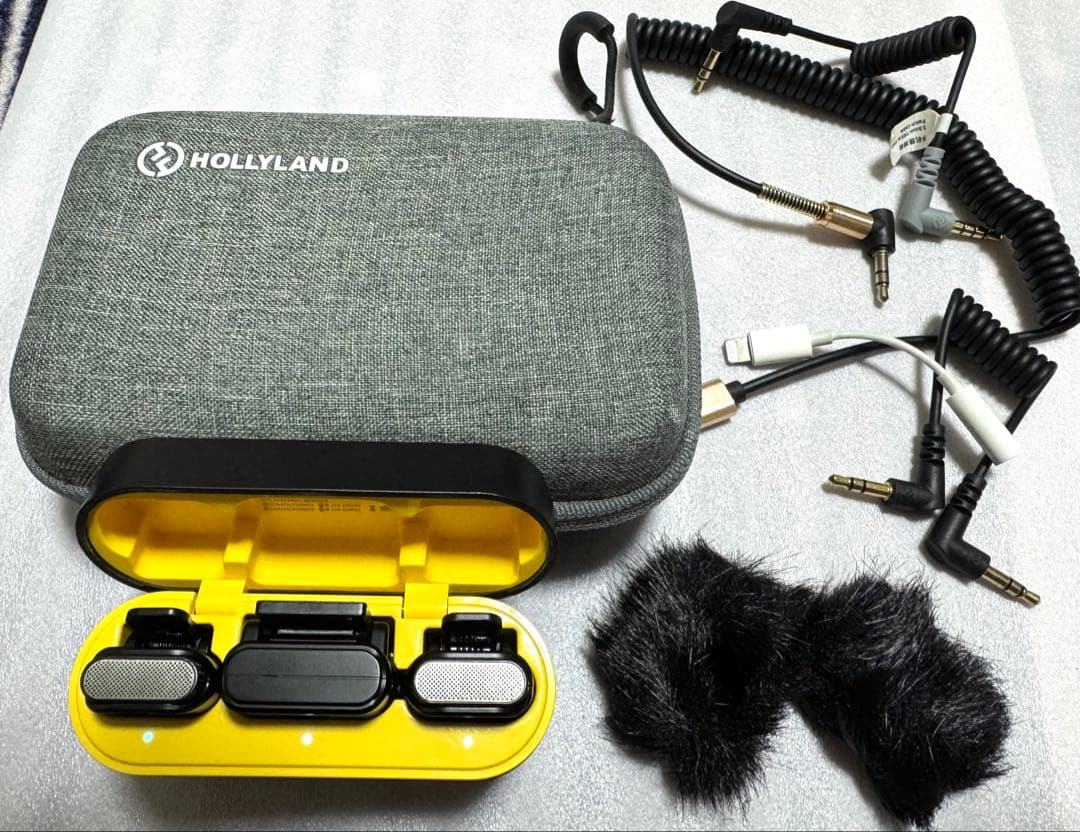 Hollyland Lark M1 ワイヤレスマイクシステム ケース付き。