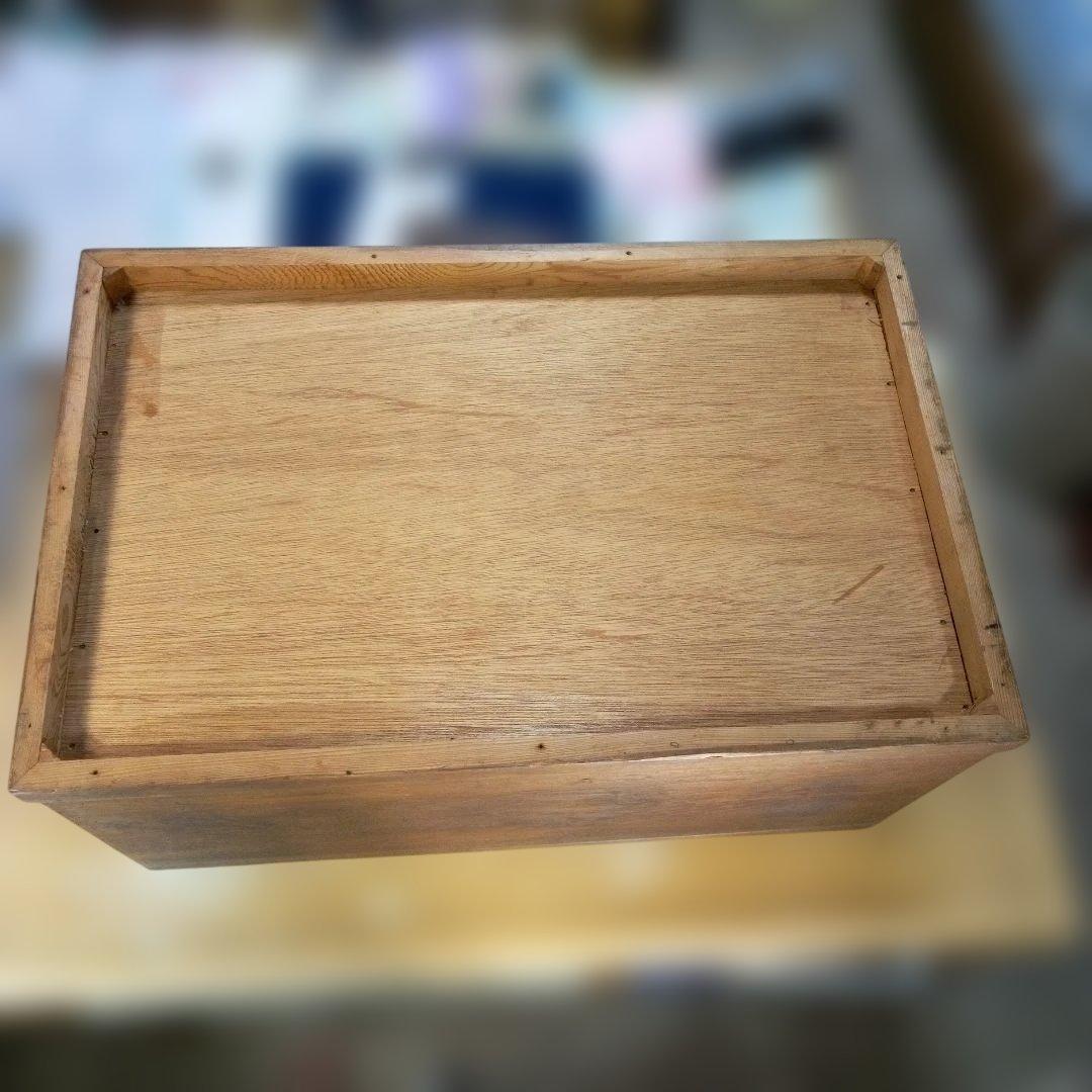 木製の長火鉢　インテリア　オブジェ　ディスプレイ　置物　工芸品　レア　希少