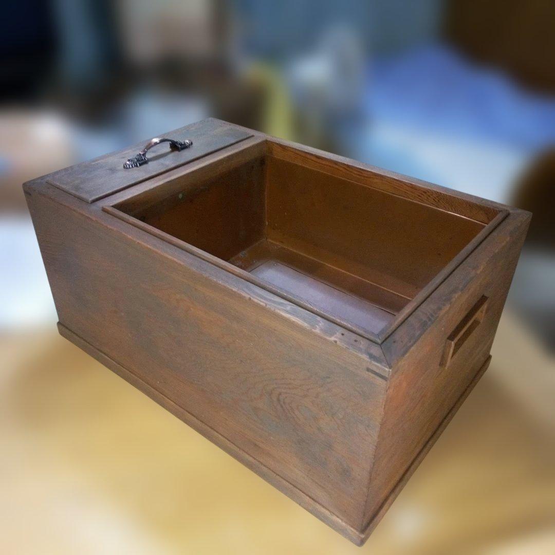 木製の長火鉢　インテリア　オブジェ　ディスプレイ　置物　工芸品　レア　希少