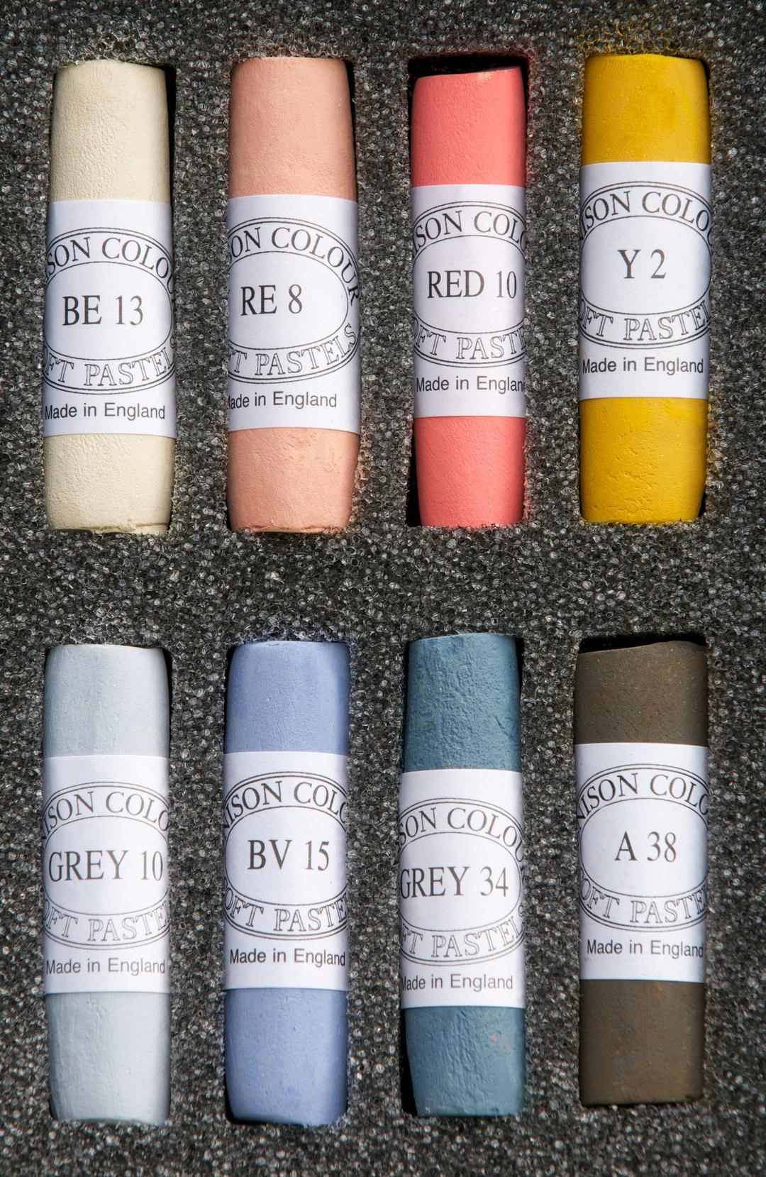 ソフトパステル８本セット２点PORTRAIT&DARK