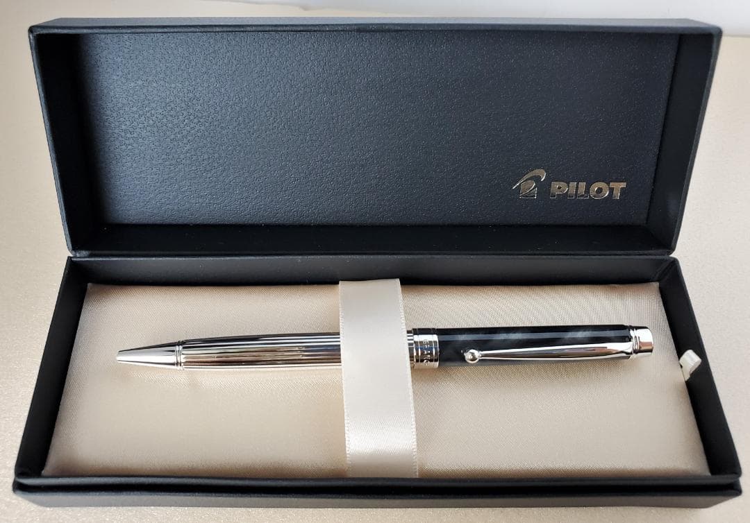 【希少品】【新品・未使用】PILOT 油性ボールペン（グランセ・ロジウム）