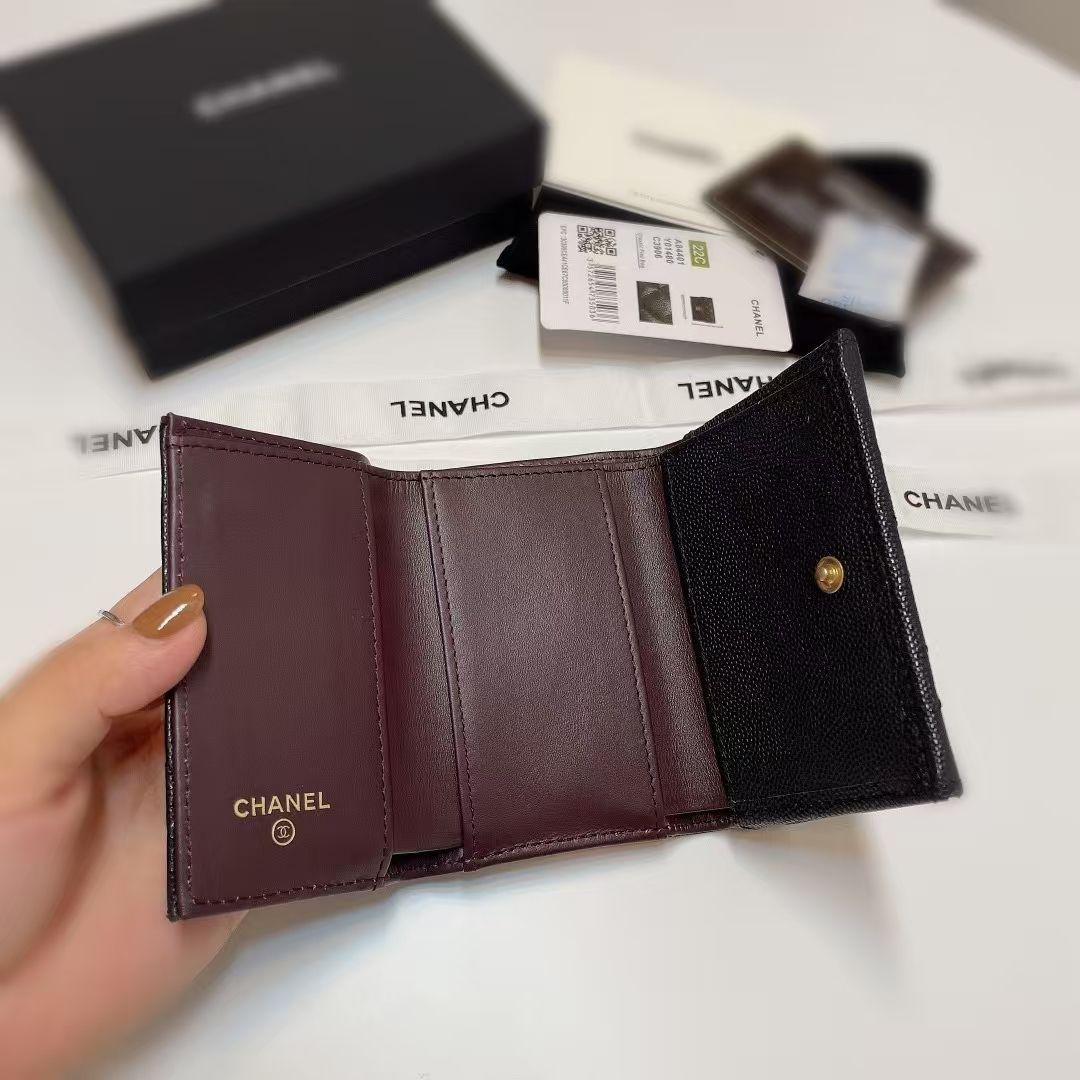 超人気 三つ折り財布