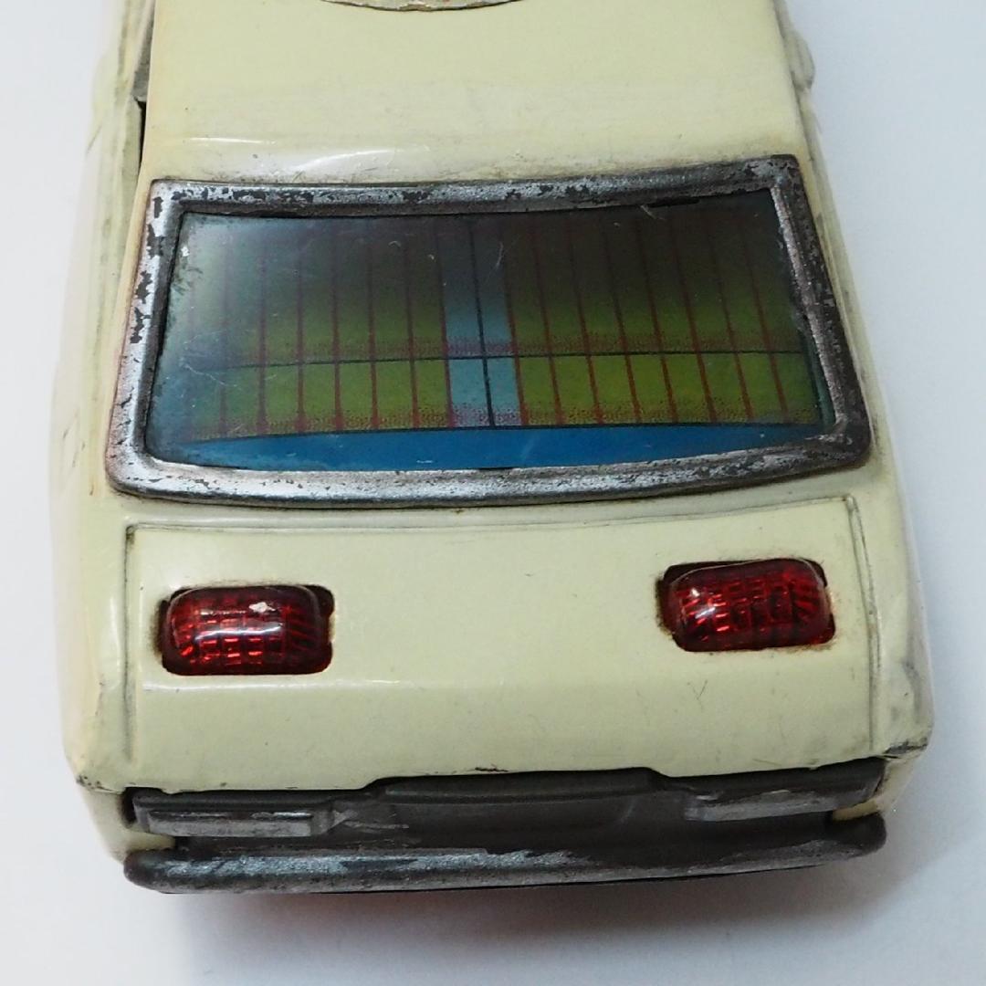 旭玩具【ダットサン サニー 1000 白 電動走行 動作不良】ブリキ製ミニカー