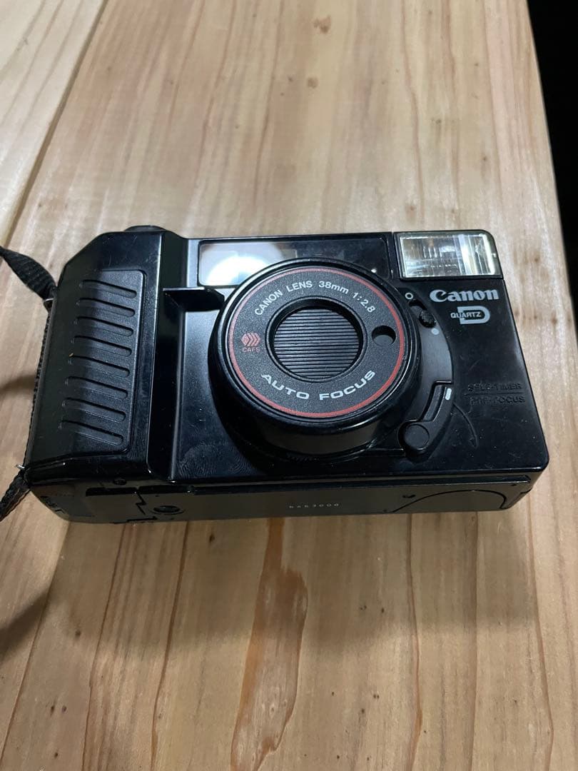 フィルムカメラ2台とデジタルカメラ台2台 canon Fuji