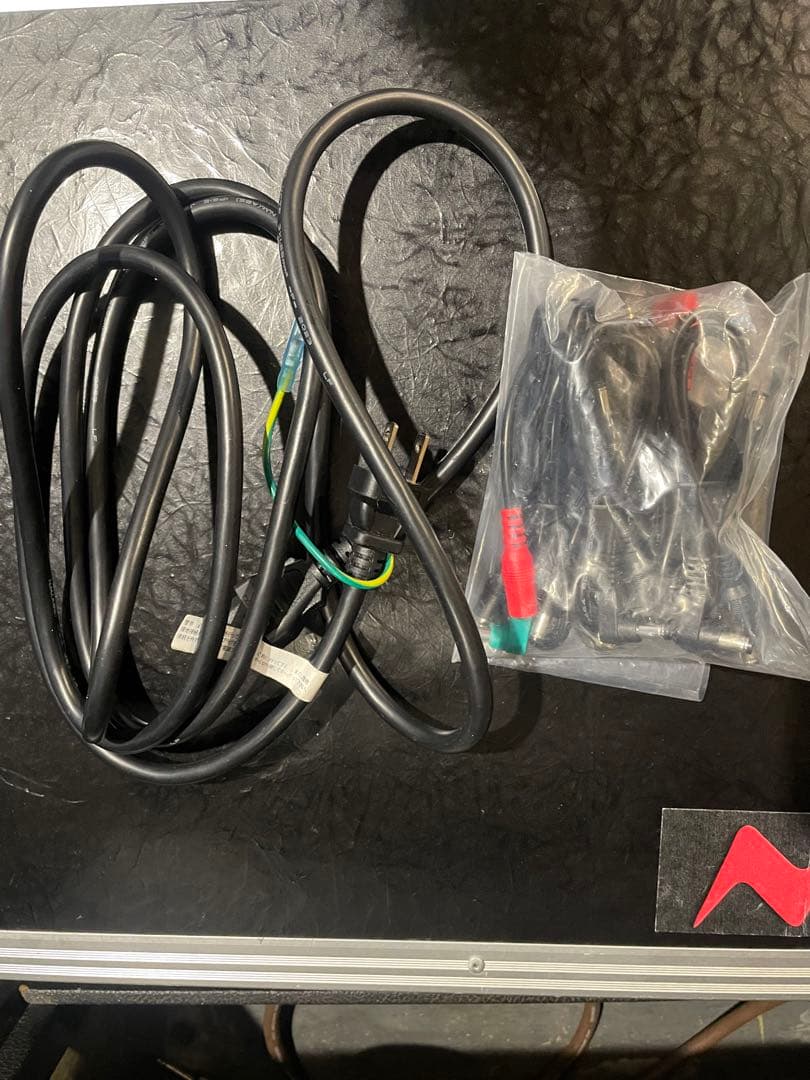 Voodoo Lab Pedal Power 4x4 パワーサプライ