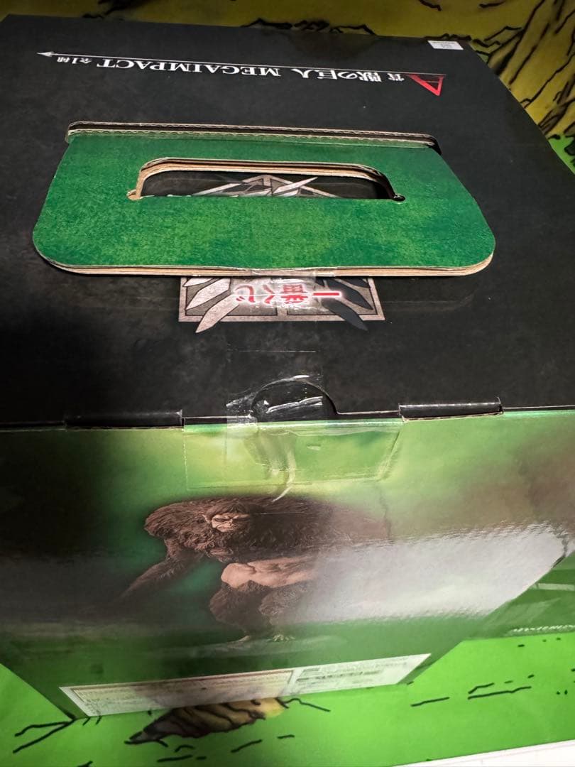 ✨進撃の巨人　一番くじ　超大型巨人・獣の巨人・リヴァイフィギュアセット【新品】✨