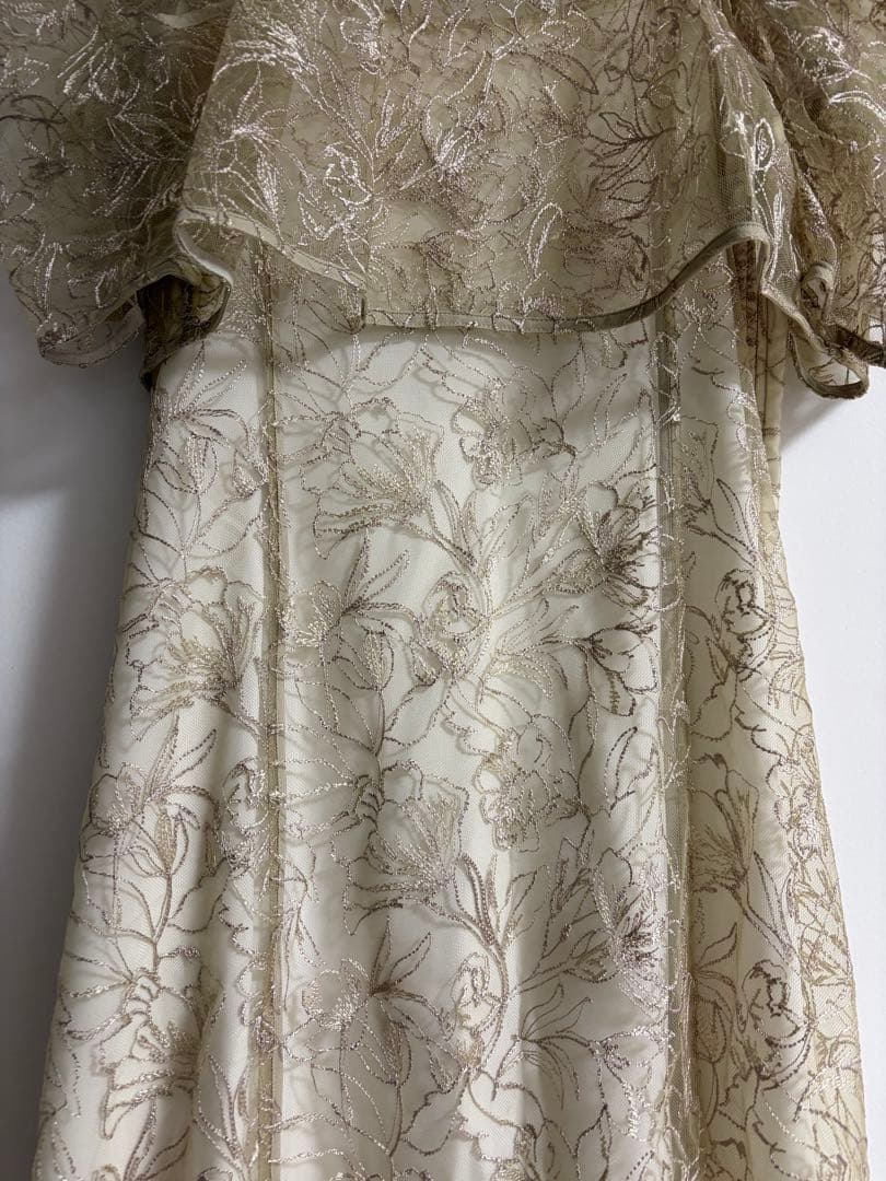 ベージュ レースドレスとボレロセット