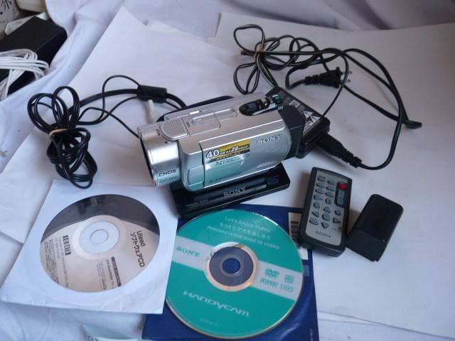 ソニー DCR-SR300 ビデオカメラ／ステーション DCRA-C170