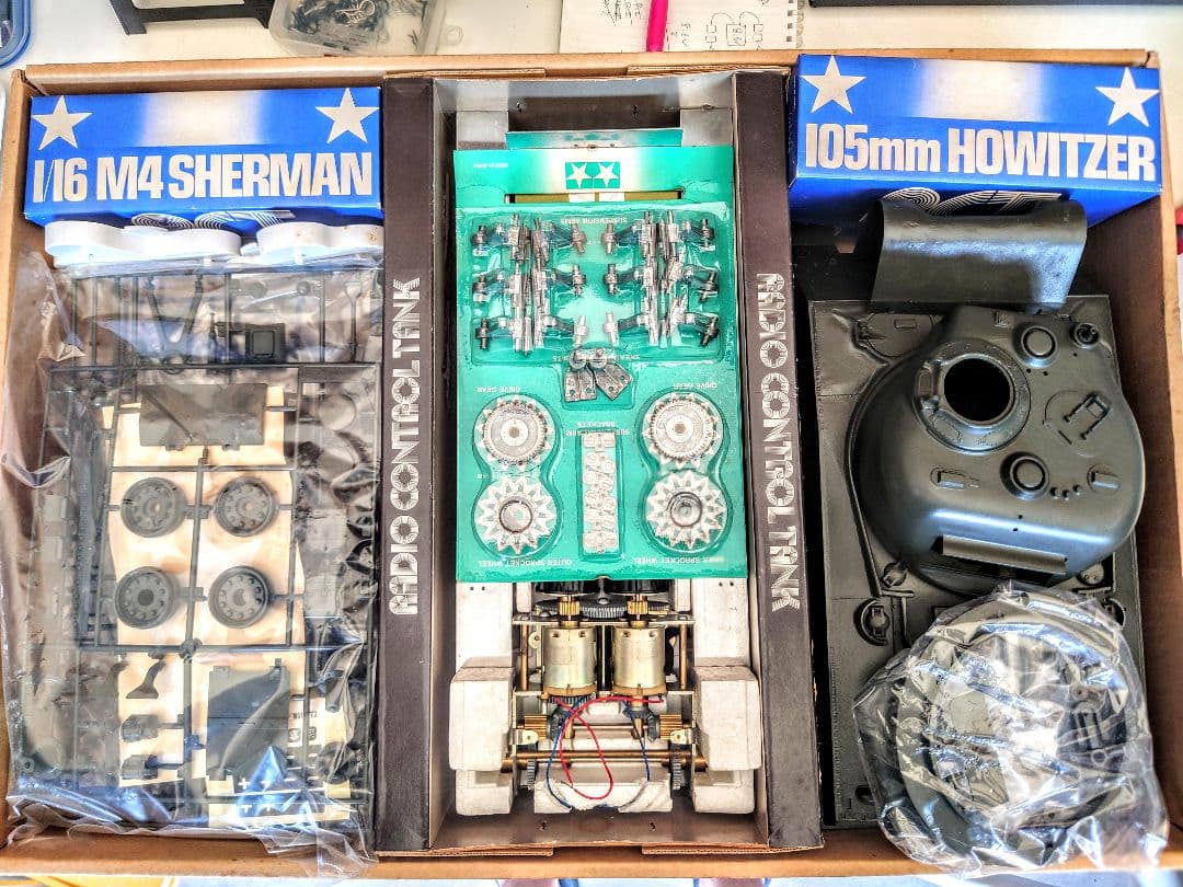 1974年タミヤ 初代ラジコン 1/16 M4シャーマン105mm榴弾砲 未組立