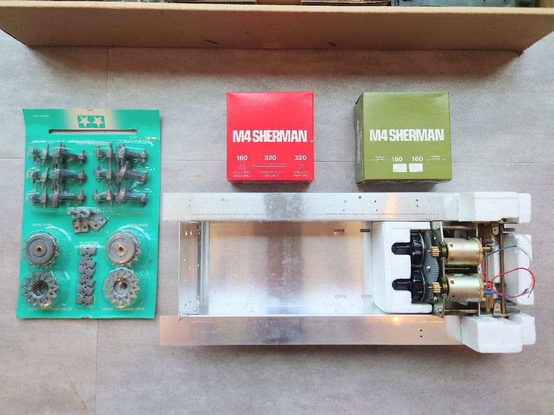 1974年タミヤ 初代ラジコン 1/16 M4シャーマン105mm榴弾砲 未組立