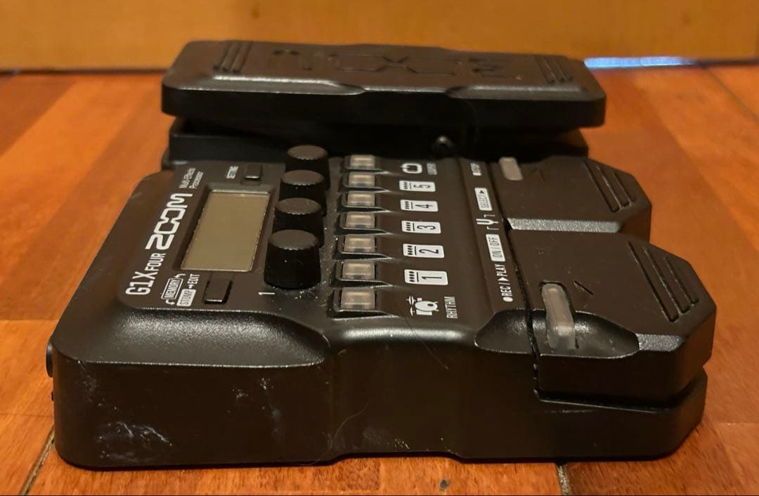 ZOOM G1X Four 箱付き