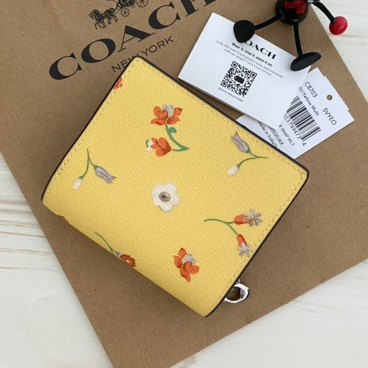 ★ COACH コーチ　折り財布　イエロー 二つ折り財布 花柄