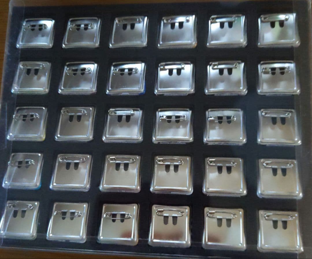 ジャンプショップ缶バッチ30個セット　非売品