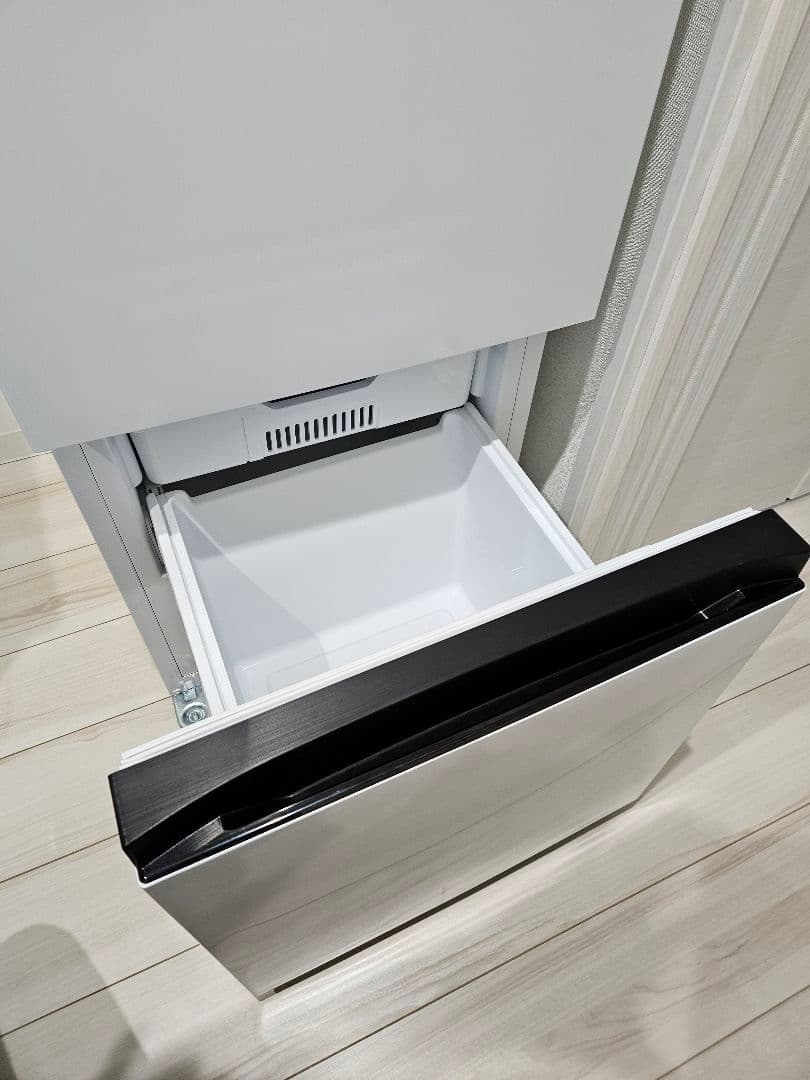 【送料込み・美品】冷蔵庫 HISENSE HR-D16F WHITE