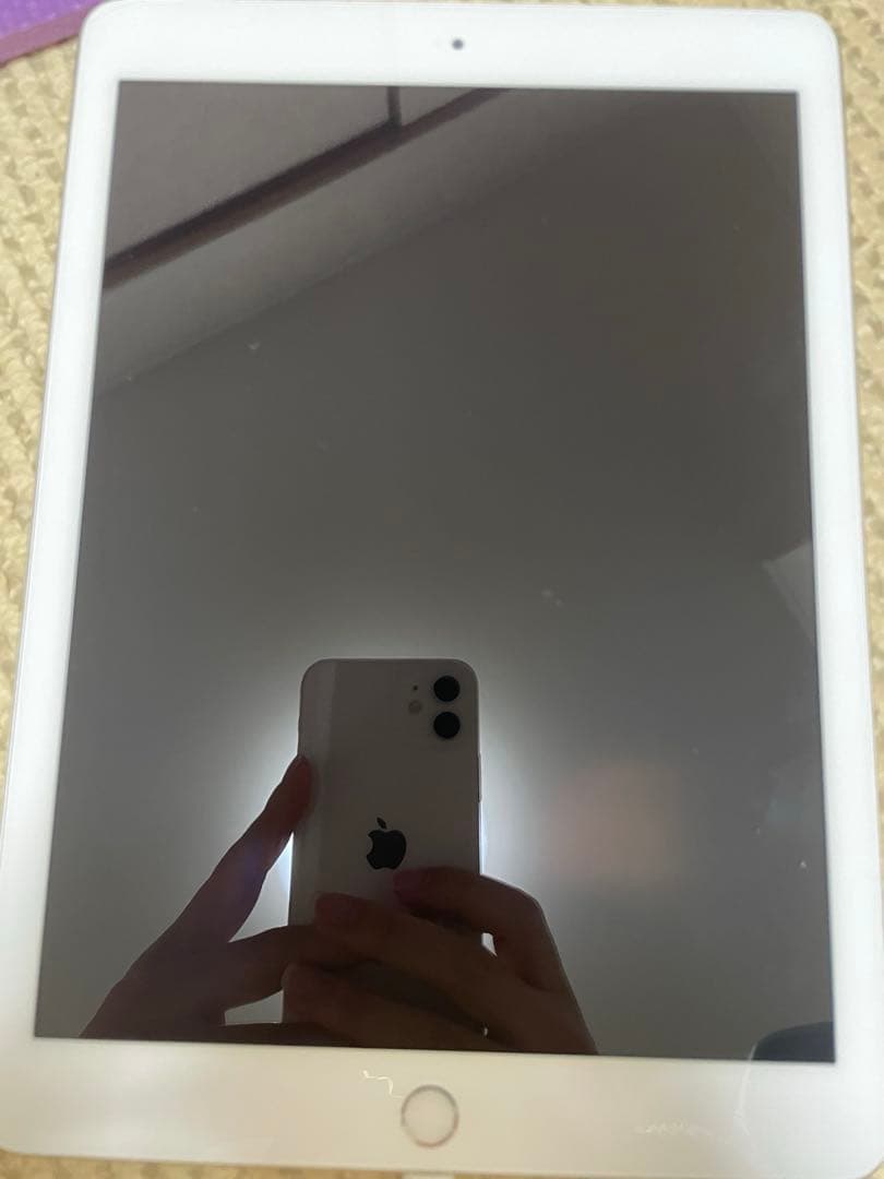 iPad 第6世代A1893 32gb