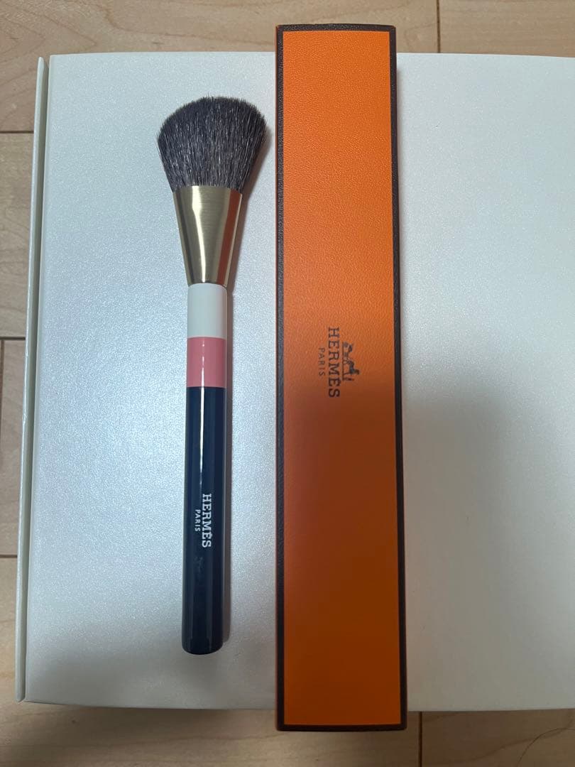 エルメス フェイスブラシ&HERMES パウダーチーク 23 ローズブラッシュ