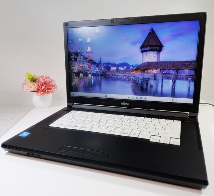 【美品】Windows11✨新品8GB✨初心者に✨すぐ使える✨ノートパソコン✨