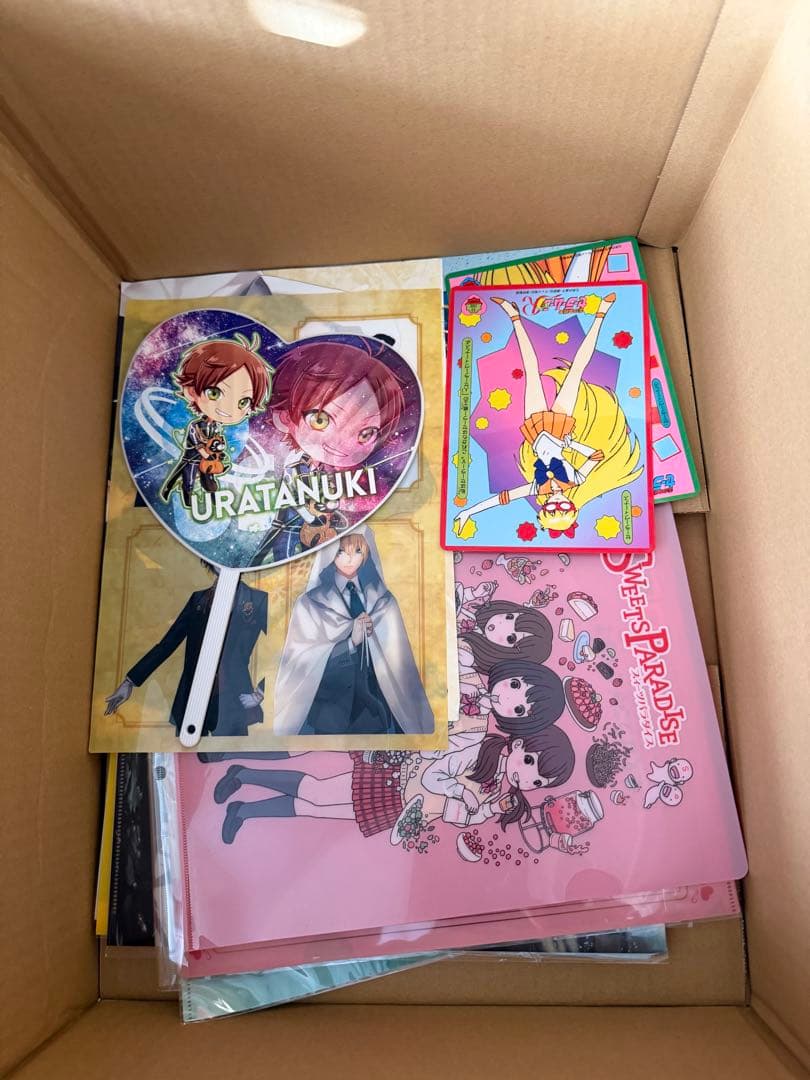 大量　アニメグッズ　まとめ売りセット　缶バッジ　キーホルダー