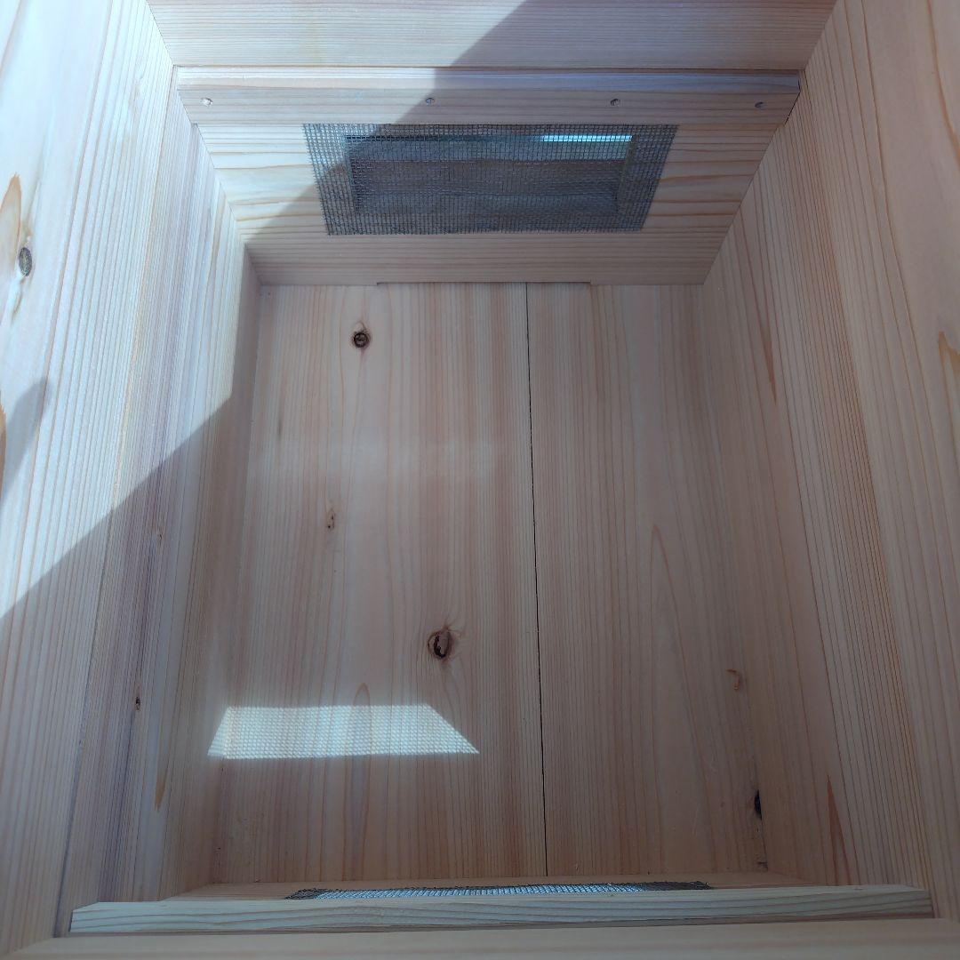 西洋蜜蜂の巣箱、杉板材使用 （10枚かけ）二段使用 縦54㎝✕横45✕高60です