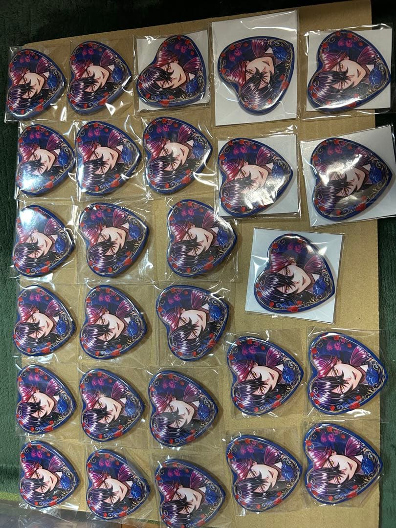 悪魔執事と黒い猫 あくねこ ルカス ハート缶バッジ RoseValentine