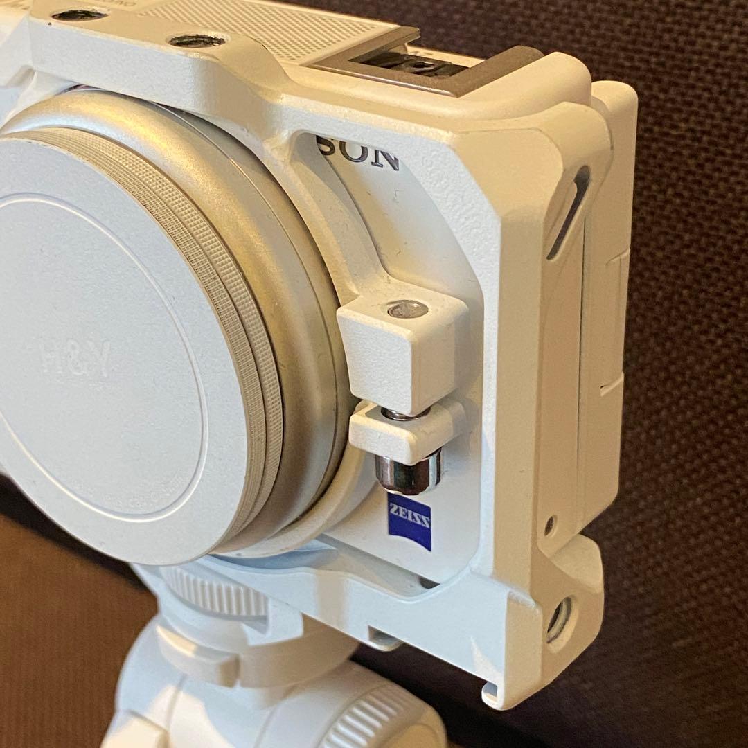 【新品同様】白好きの方へ SONY ZV-1 純正スタンド・映画風撮影レンズ付き