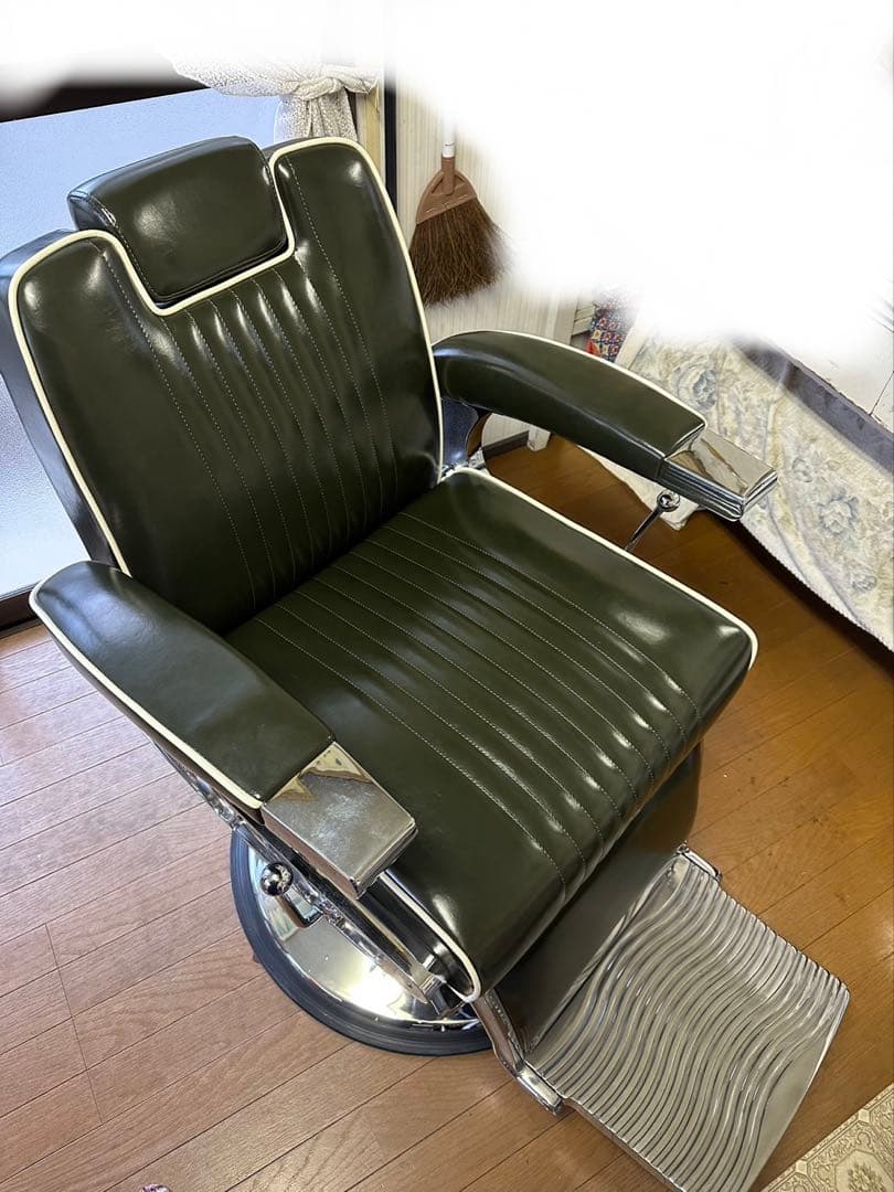 理容椅子　バーバーチェア