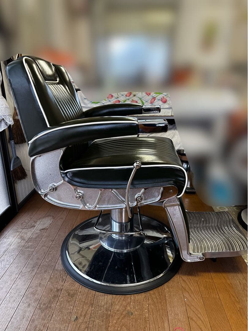 理容椅子　バーバーチェア