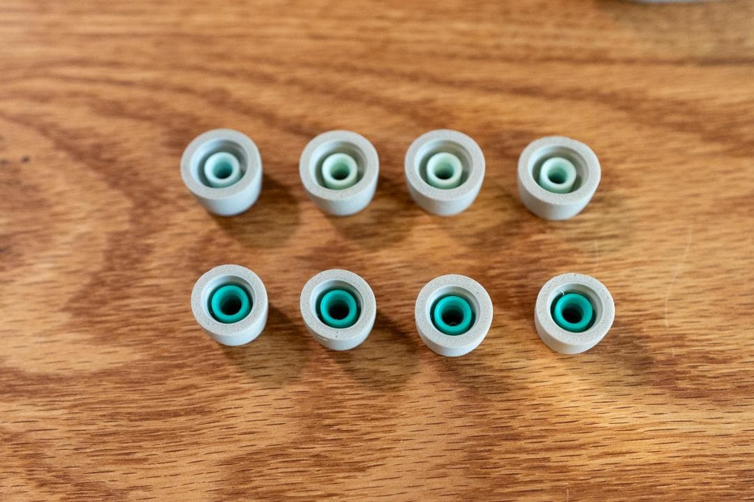 WF-1000XM4 プラチナシルバー 【イヤーピース M or L のみ】